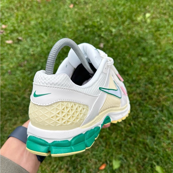 Running shoes Nike Zoom Vomero 5 Alabaster Malachite Brand new size 8,5 - Picture 4 of 8